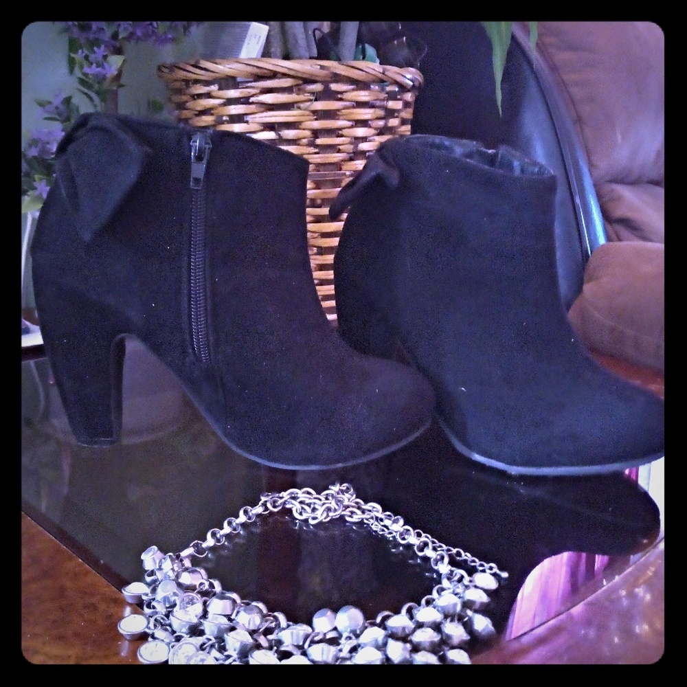 Botines negros etc